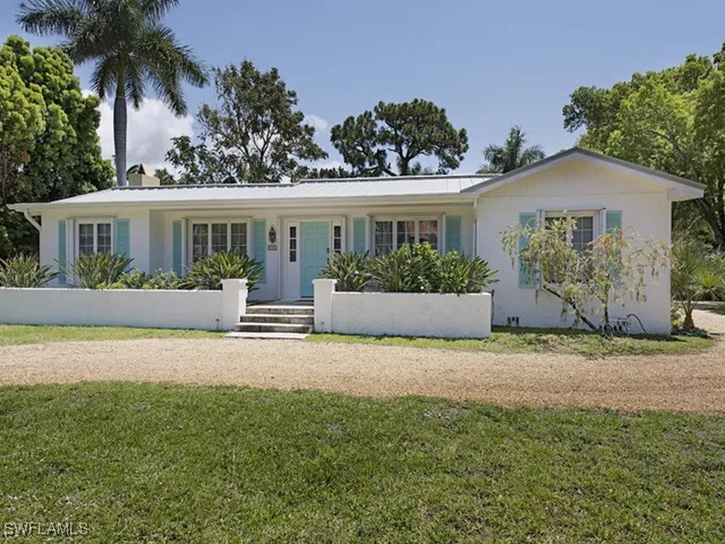 116 3rd Street N Naples FL 34102