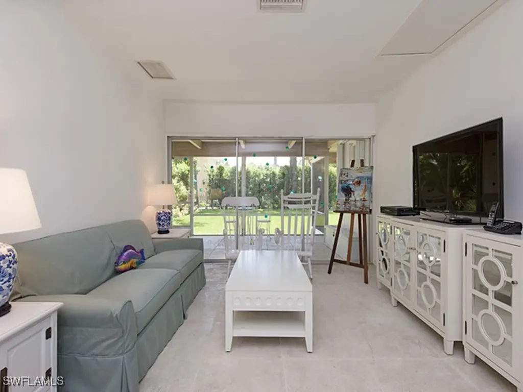 116 3rd Street N Naples FL 34102
