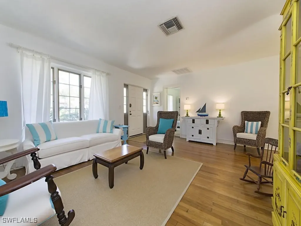 116 3rd Street N Naples FL 34102