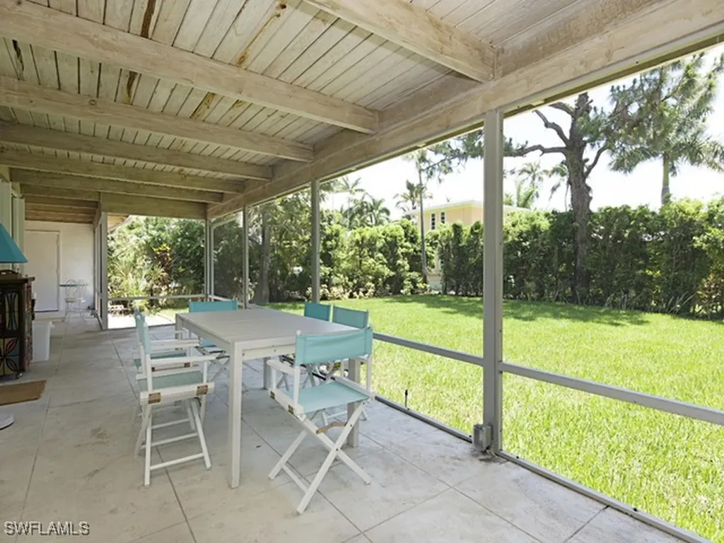 116 3rd Street N Naples FL 34102