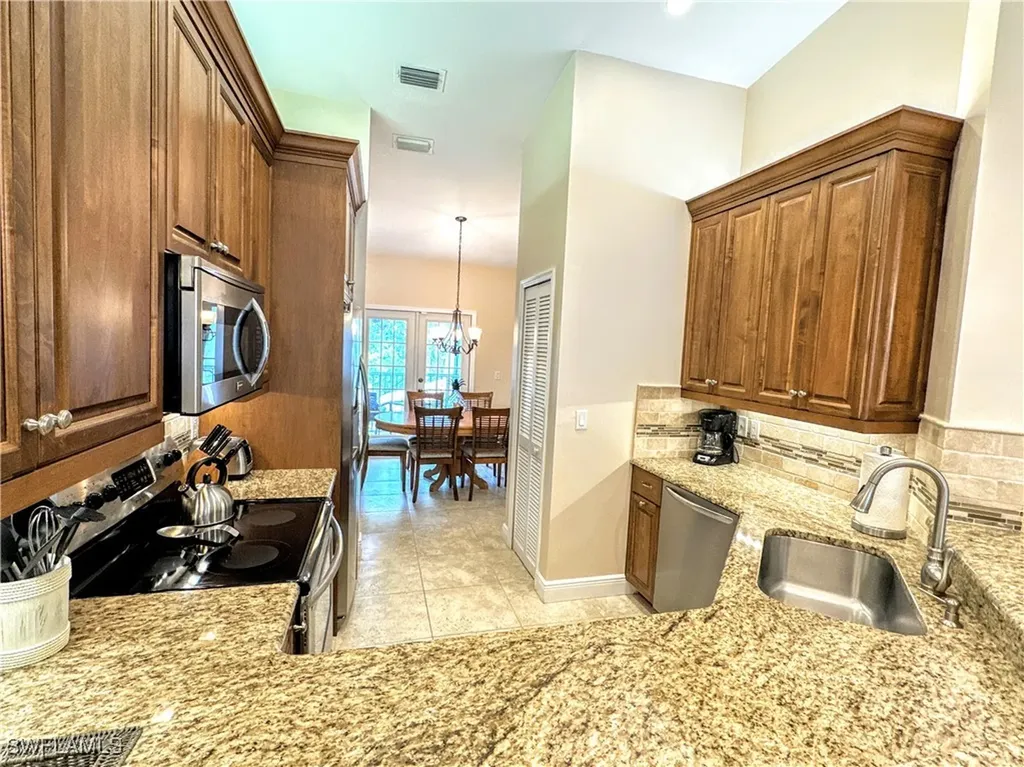 7066 Barrington Circle Naples FL 34108