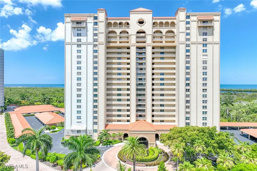 6585 Nicholas Boulevard Naples FL 34108