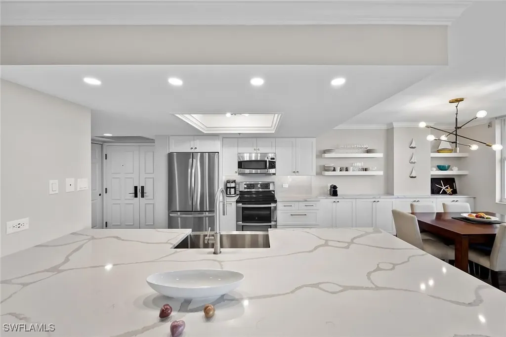 6585 Nicholas Boulevard Naples FL 34108