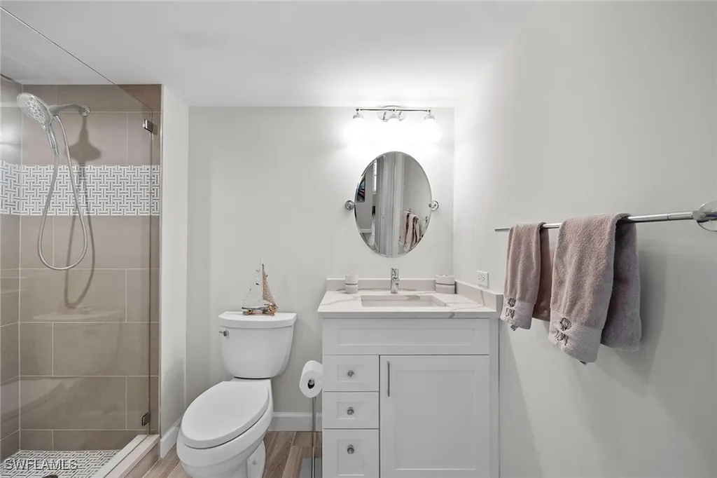 6585 Nicholas Boulevard Naples FL 34108