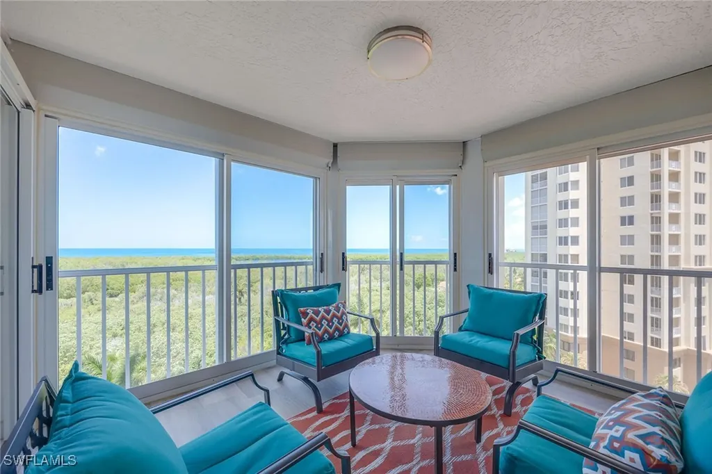 6585 Nicholas Boulevard Naples FL 34108