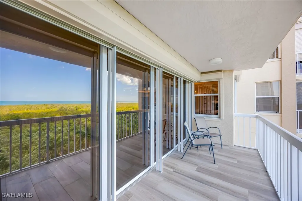 6585 Nicholas Boulevard Naples FL 34108