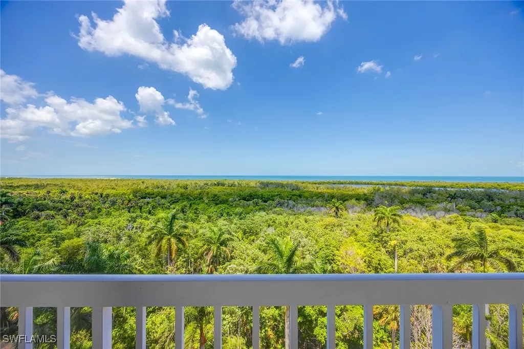 6585 Nicholas Boulevard Naples FL 34108