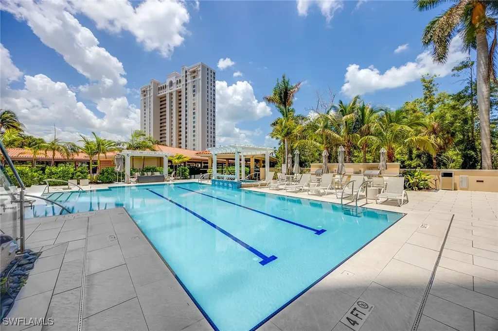 6585 Nicholas Boulevard Naples FL 34108