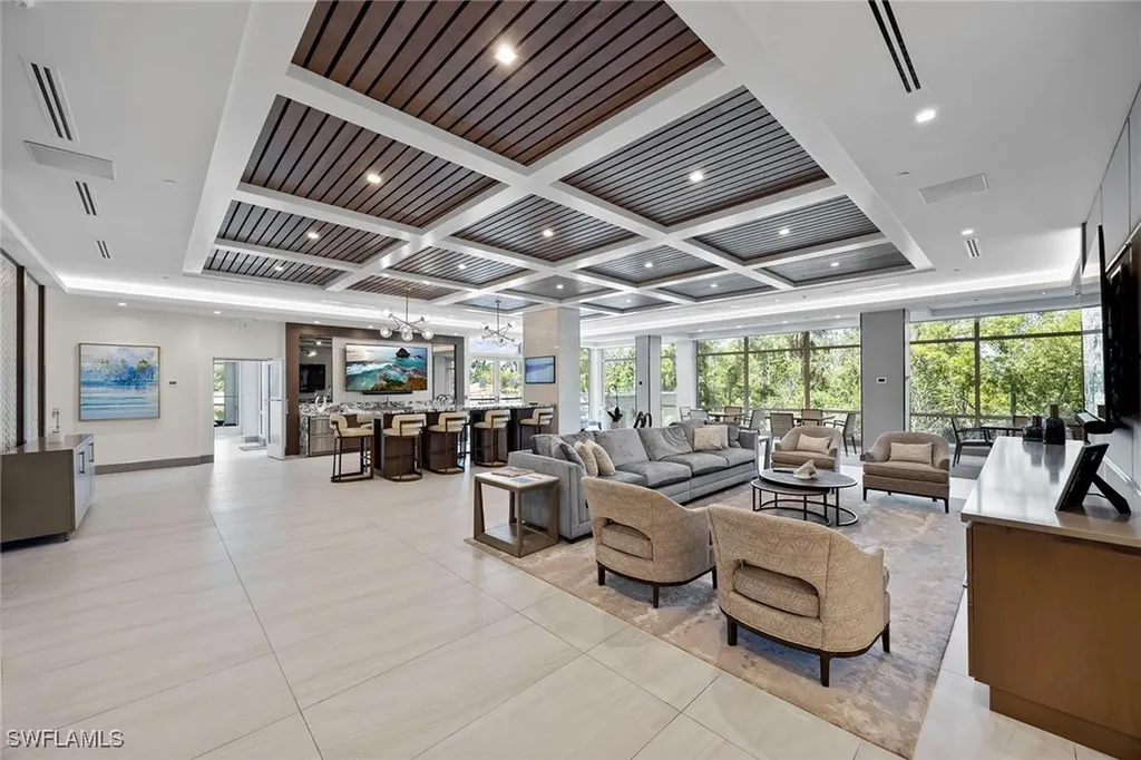 6585 Nicholas Boulevard Naples FL 34108
