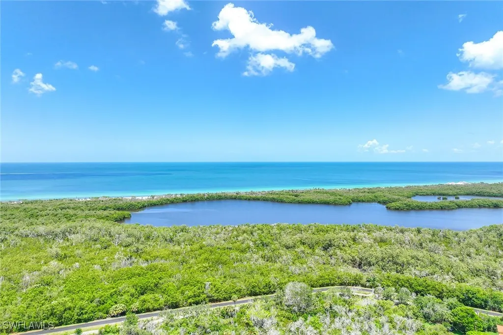 6585 Nicholas Boulevard Naples FL 34108