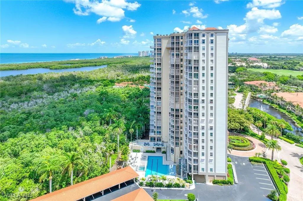 6585 Nicholas Boulevard Naples FL 34108