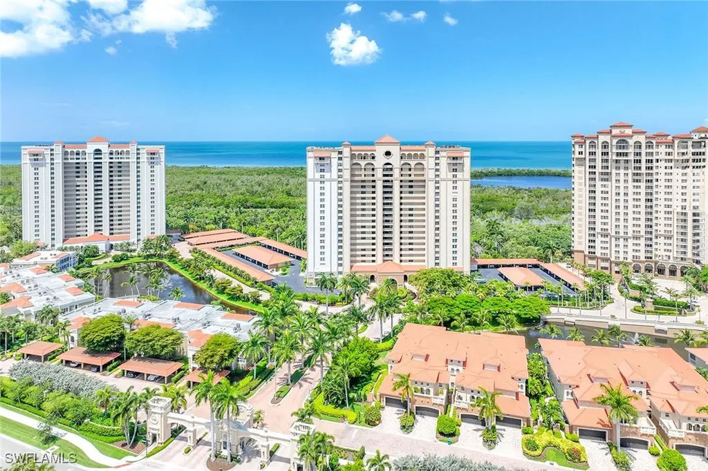 6585 Nicholas Boulevard Naples FL 34108