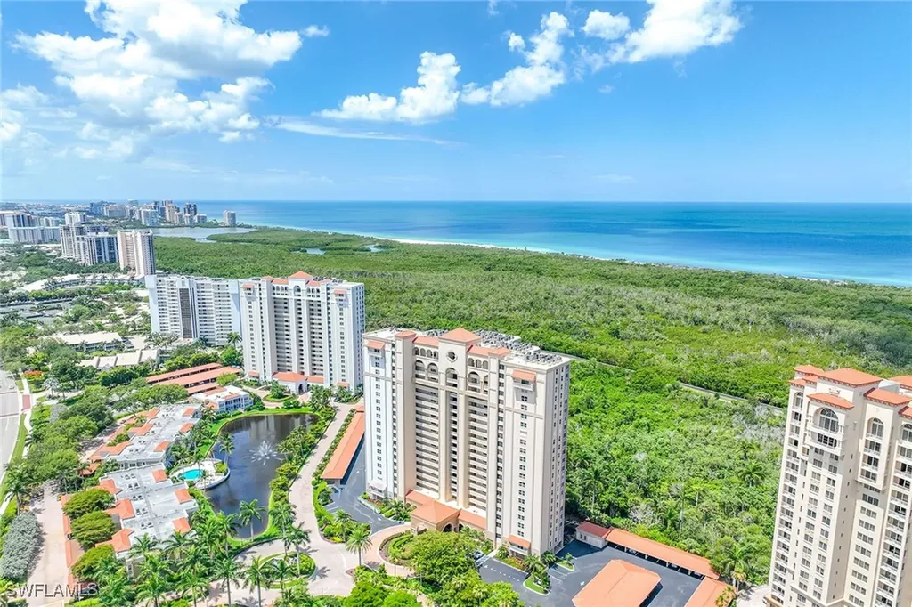 6585 Nicholas Boulevard Naples FL 34108