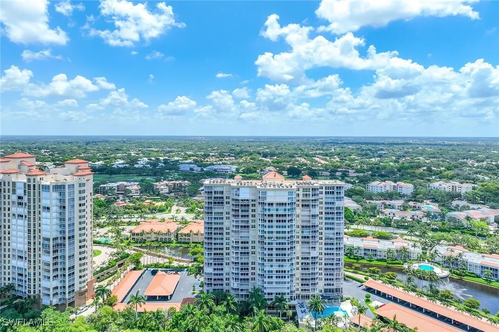 6585 Nicholas Boulevard Naples FL 34108