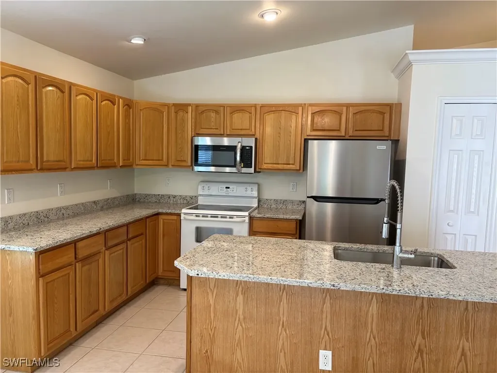 4113 SW Santa Barbara Place Cape Coral FL 33914
