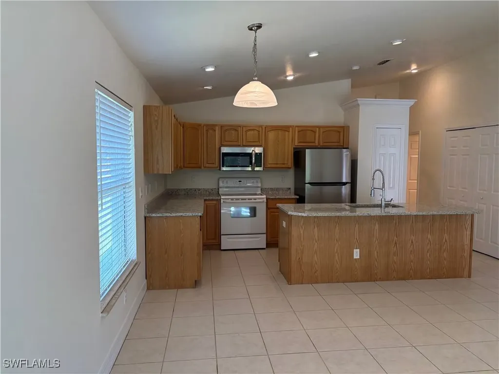 4113 SW Santa Barbara Place Cape Coral FL 33914