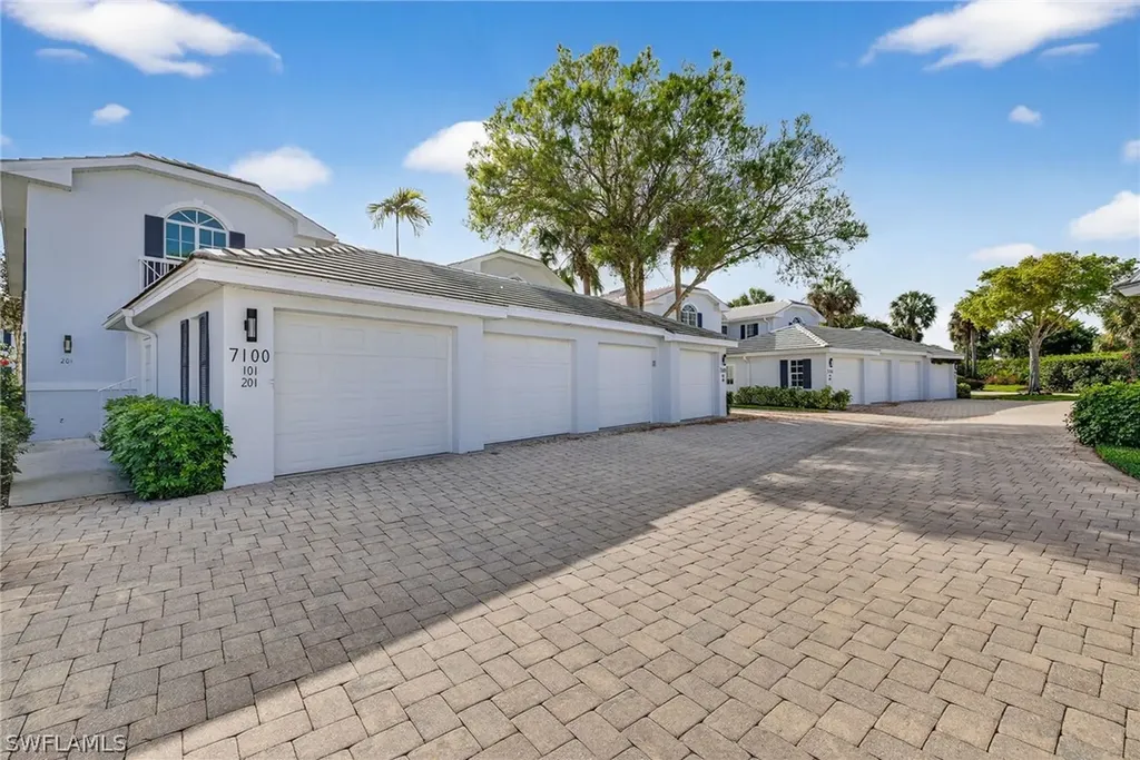 7100 Barrington Circle Naples FL 34108