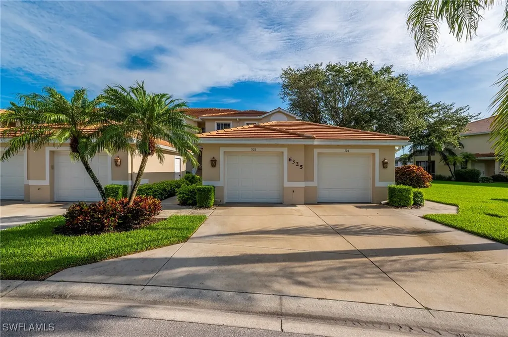 Naples FL, 6325 Wilshire Pines Circle, Unit 308