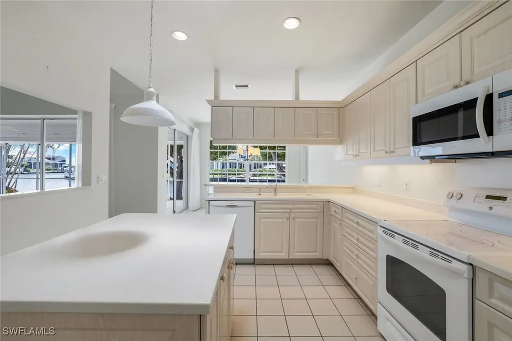 1895 Woodbine Court Marco Island FL 34145