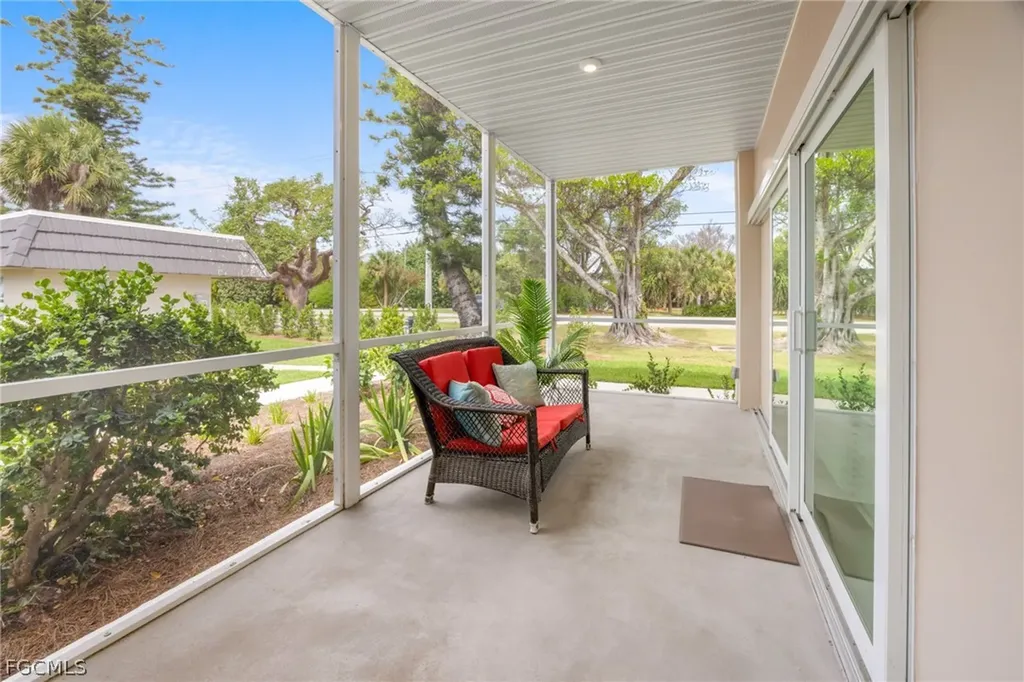 601 Periwinkle Way Sanibel FL 33957