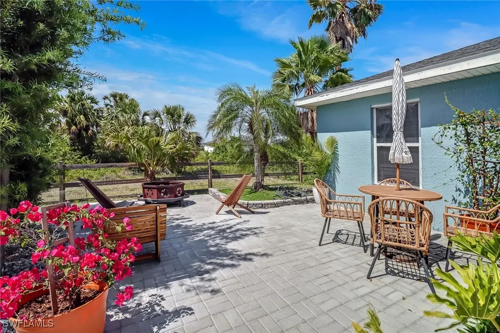 6104 Holt Court Fort Myers FL 33905