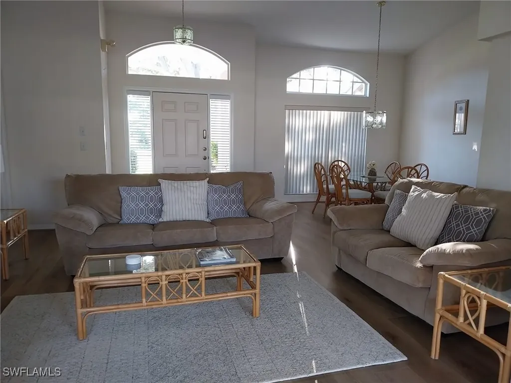 449 Dundee Court Naples FL 34104