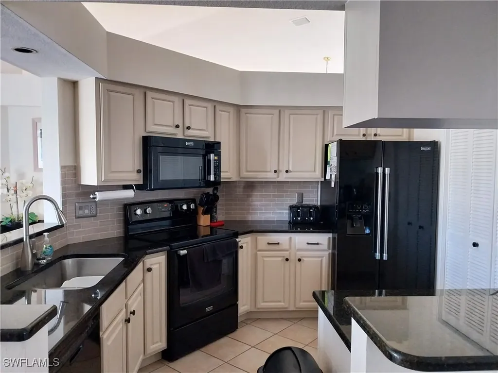 449 Dundee Court Naples FL 34104