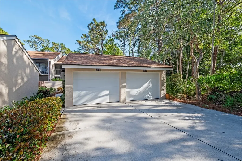 15330 Cedarwood Lane Naples FL 34110