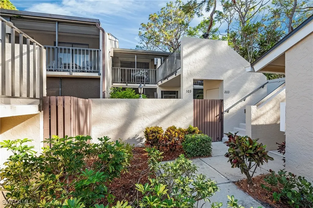 15330 Cedarwood Lane Naples FL 34110