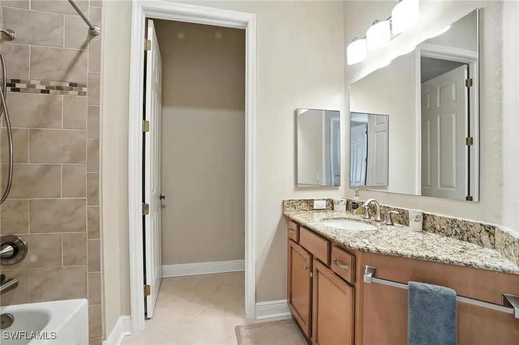 178 Shadroe Cove Circle Cape Coral FL 33991