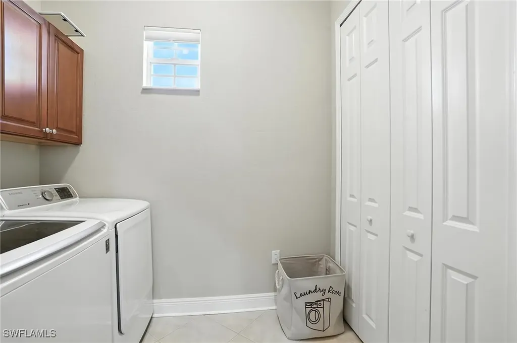 178 Shadroe Cove Circle Cape Coral FL 33991