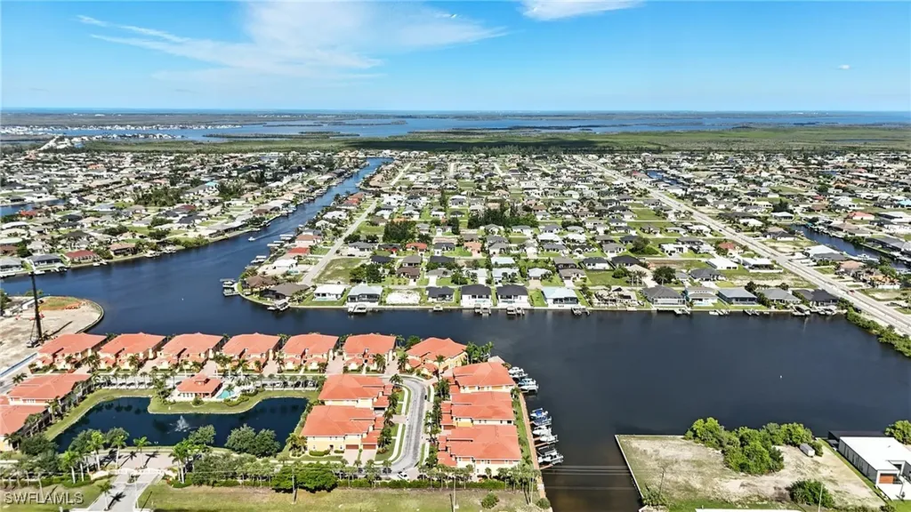 178 Shadroe Cove Circle Cape Coral FL 33991