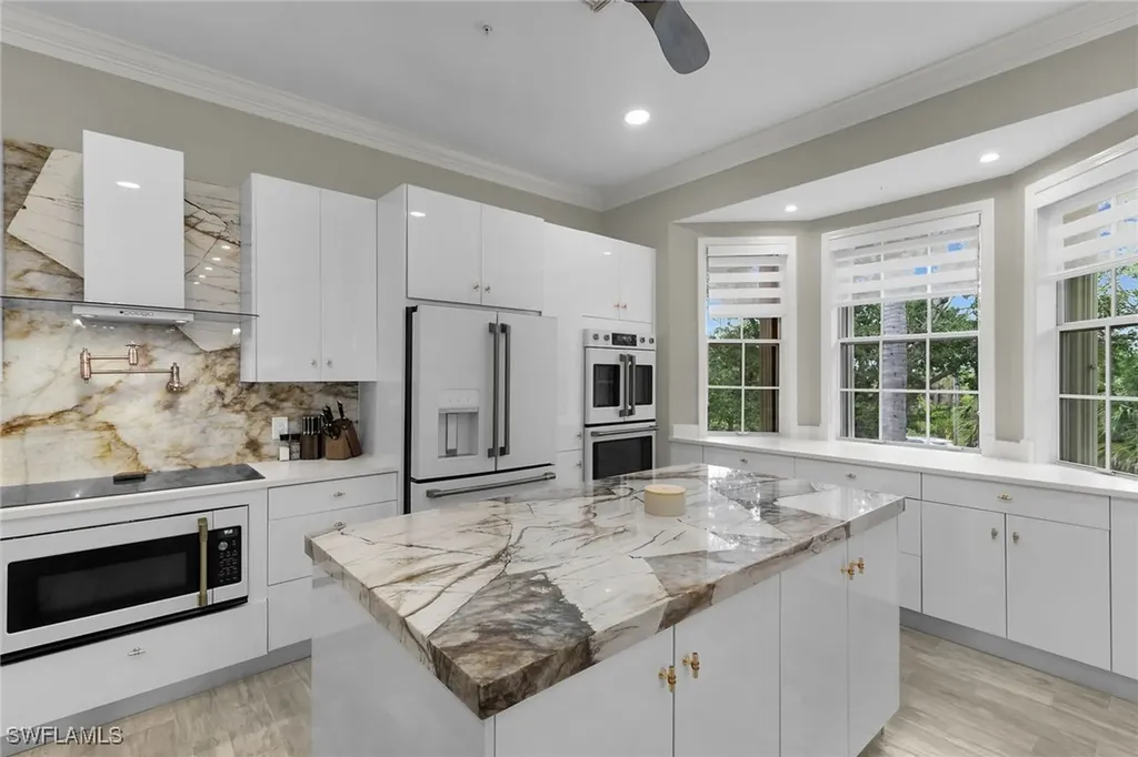 5040 Yacht Harbor Circle Naples FL 34112