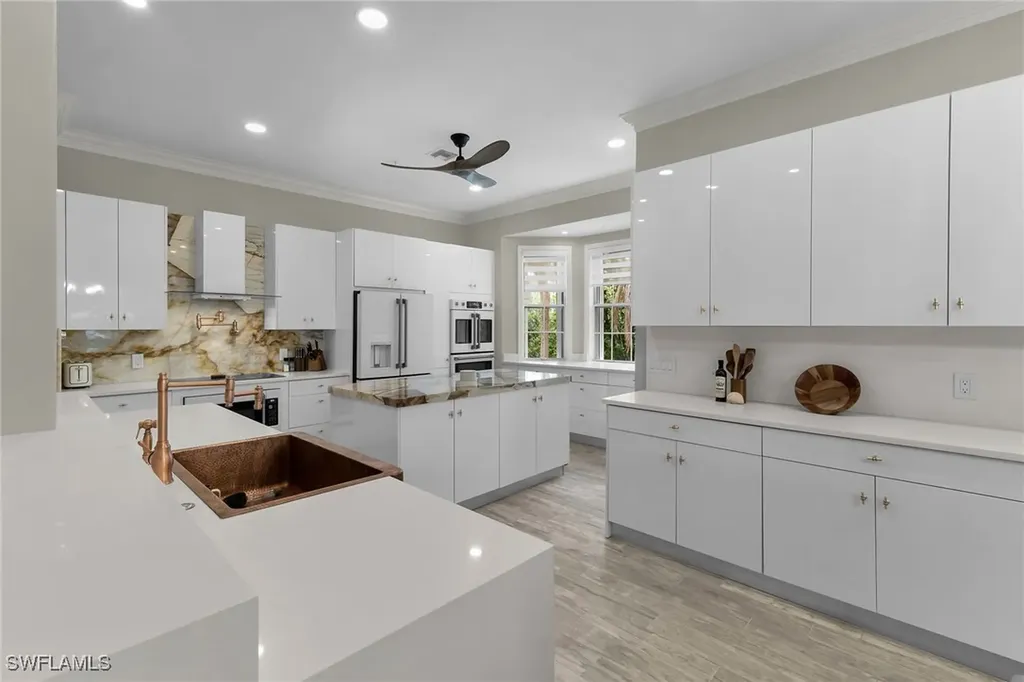 5040 Yacht Harbor Circle Naples FL 34112