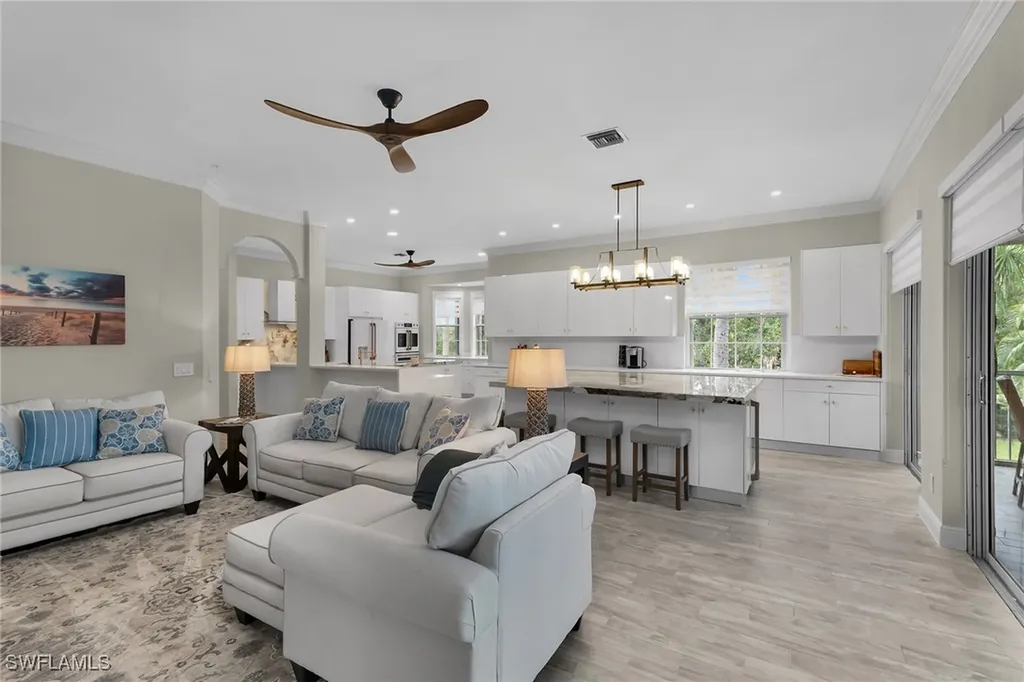 5040 Yacht Harbor Circle Naples FL 34112