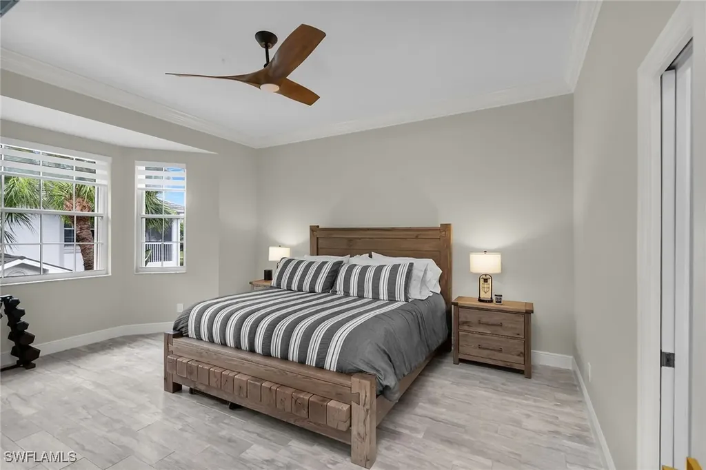 5040 Yacht Harbor Circle Naples FL 34112