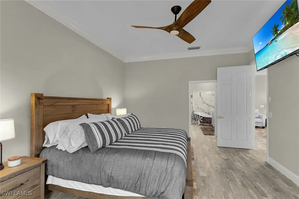5040 Yacht Harbor Circle Naples FL 34112
