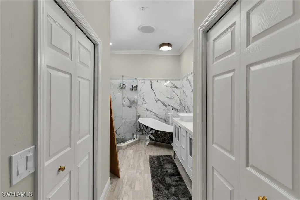 5040 Yacht Harbor Circle Naples FL 34112