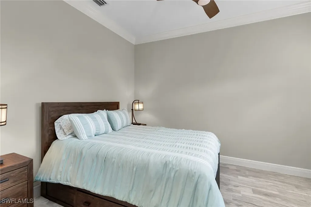 5040 Yacht Harbor Circle Naples FL 34112