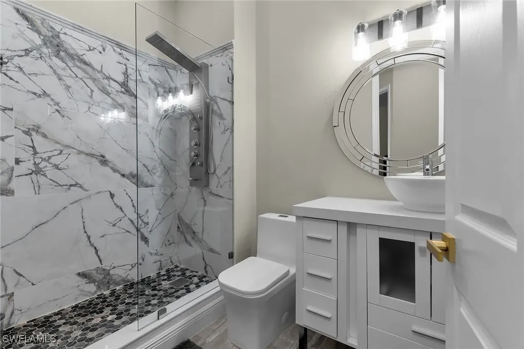 5040 Yacht Harbor Circle Naples FL 34112