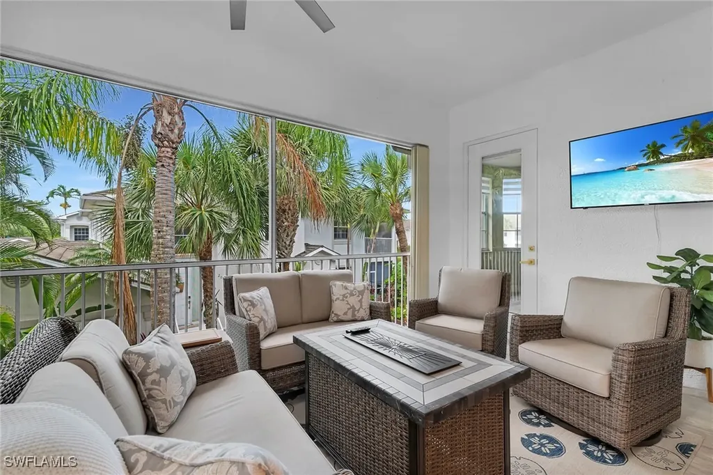 5040 Yacht Harbor Circle Naples FL 34112
