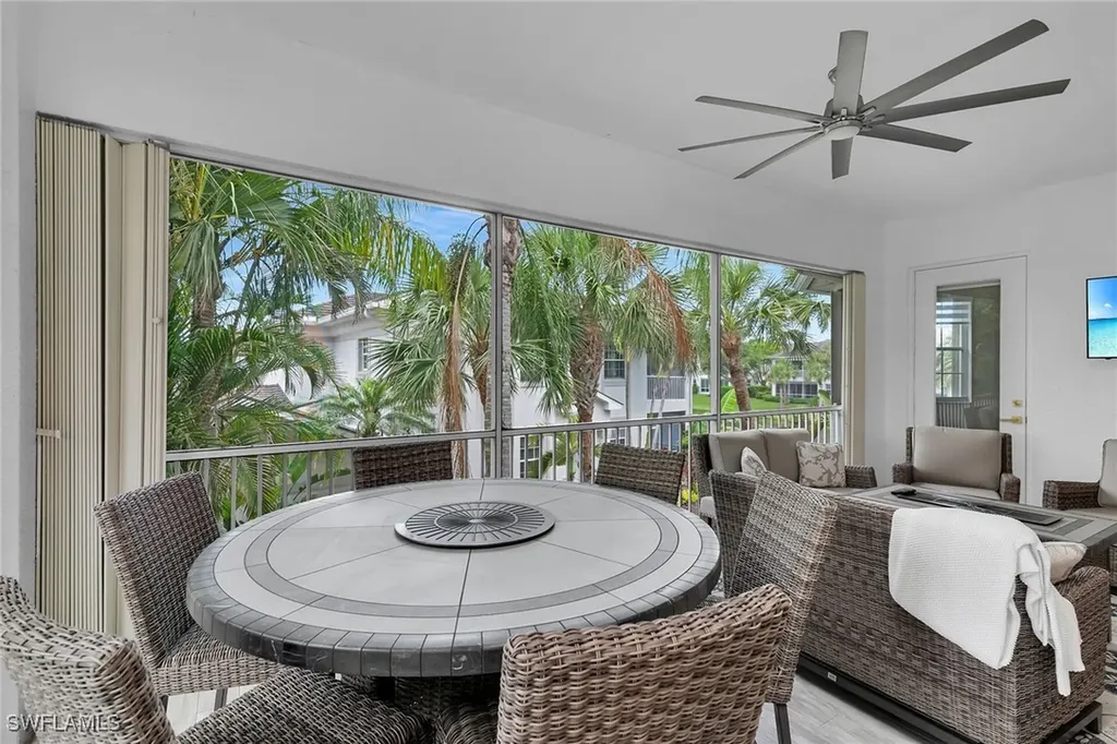 5040 Yacht Harbor Circle Naples FL 34112