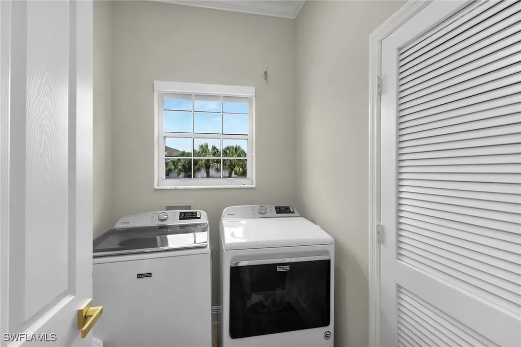 5040 Yacht Harbor Circle Naples FL 34112