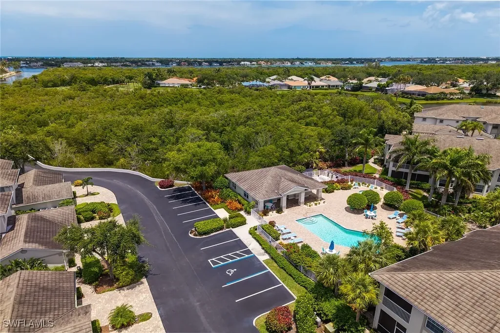 5040 Yacht Harbor Circle Naples FL 34112