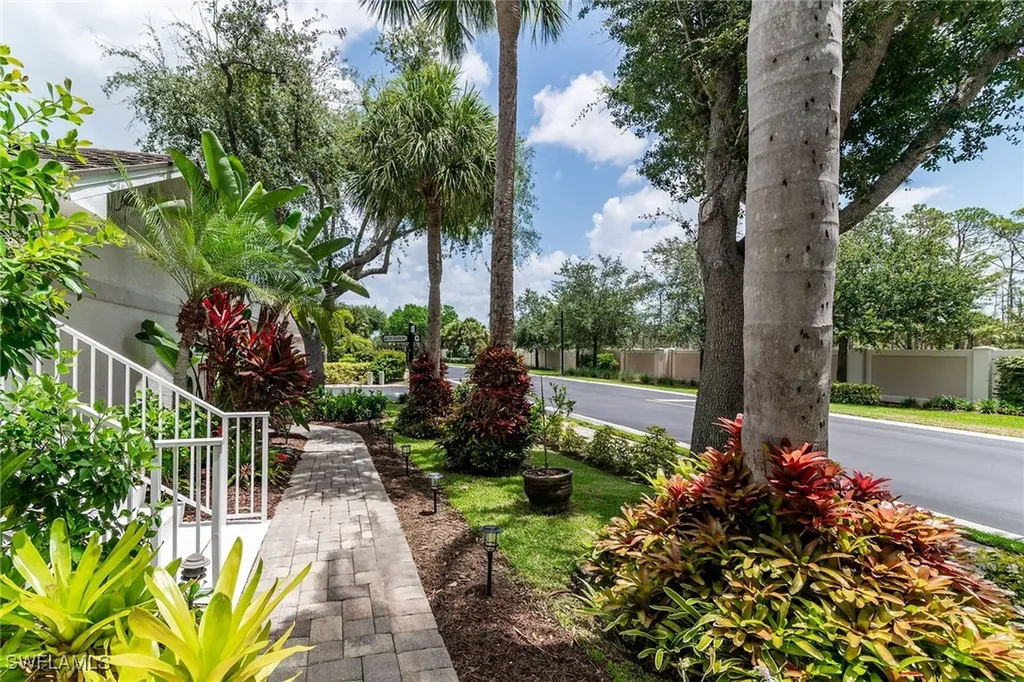 5040 Yacht Harbor Circle Naples FL 34112