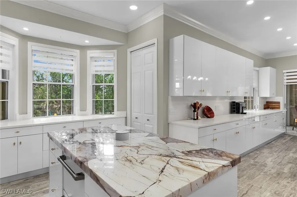 5040 Yacht Harbor Circle Naples FL 34112