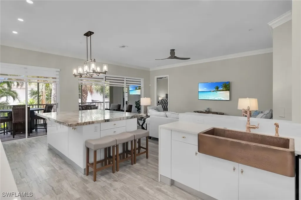 5040 Yacht Harbor Circle Naples FL 34112