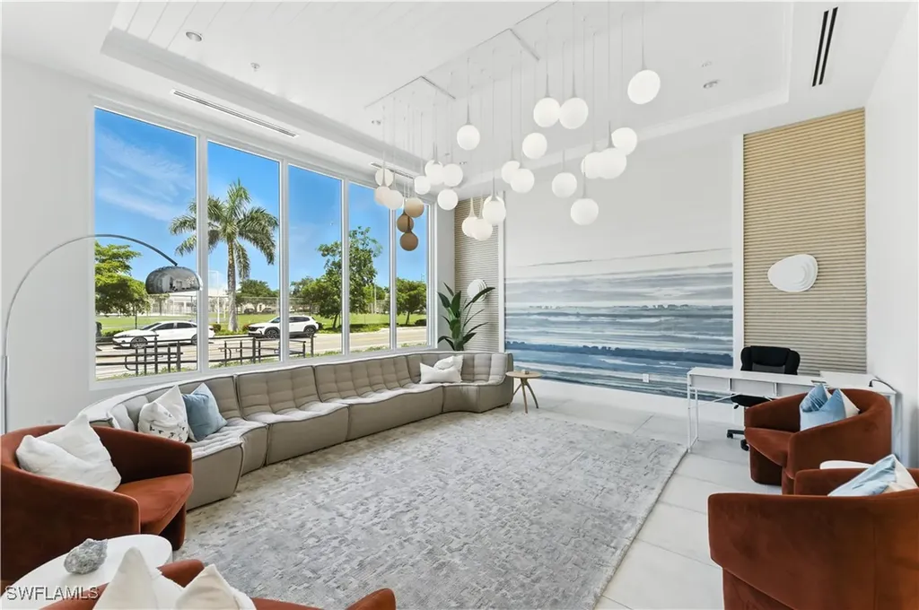 201 8th Street S Naples FL 34102