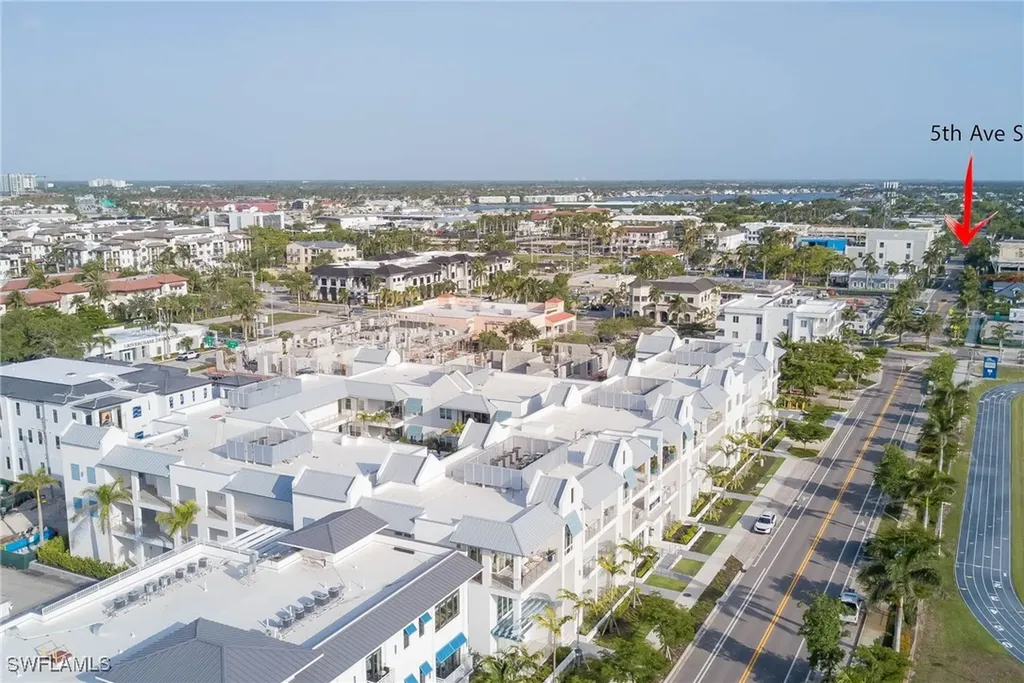 201 8th Street S Naples FL 34102