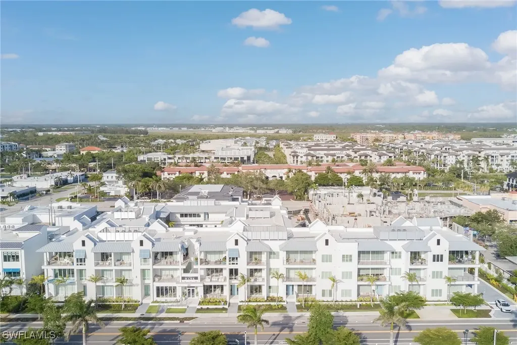 201 8th Street S Naples FL 34102
